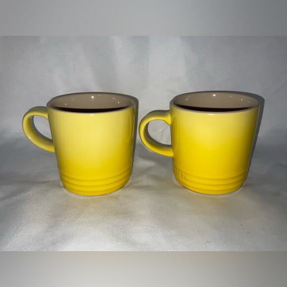 NEW LE CREUSET SOLEIL YELLOW STONEWARE COFFEE TEA MUG CUP SET/2 OMBRE 12 oz - Picture 1 of 7